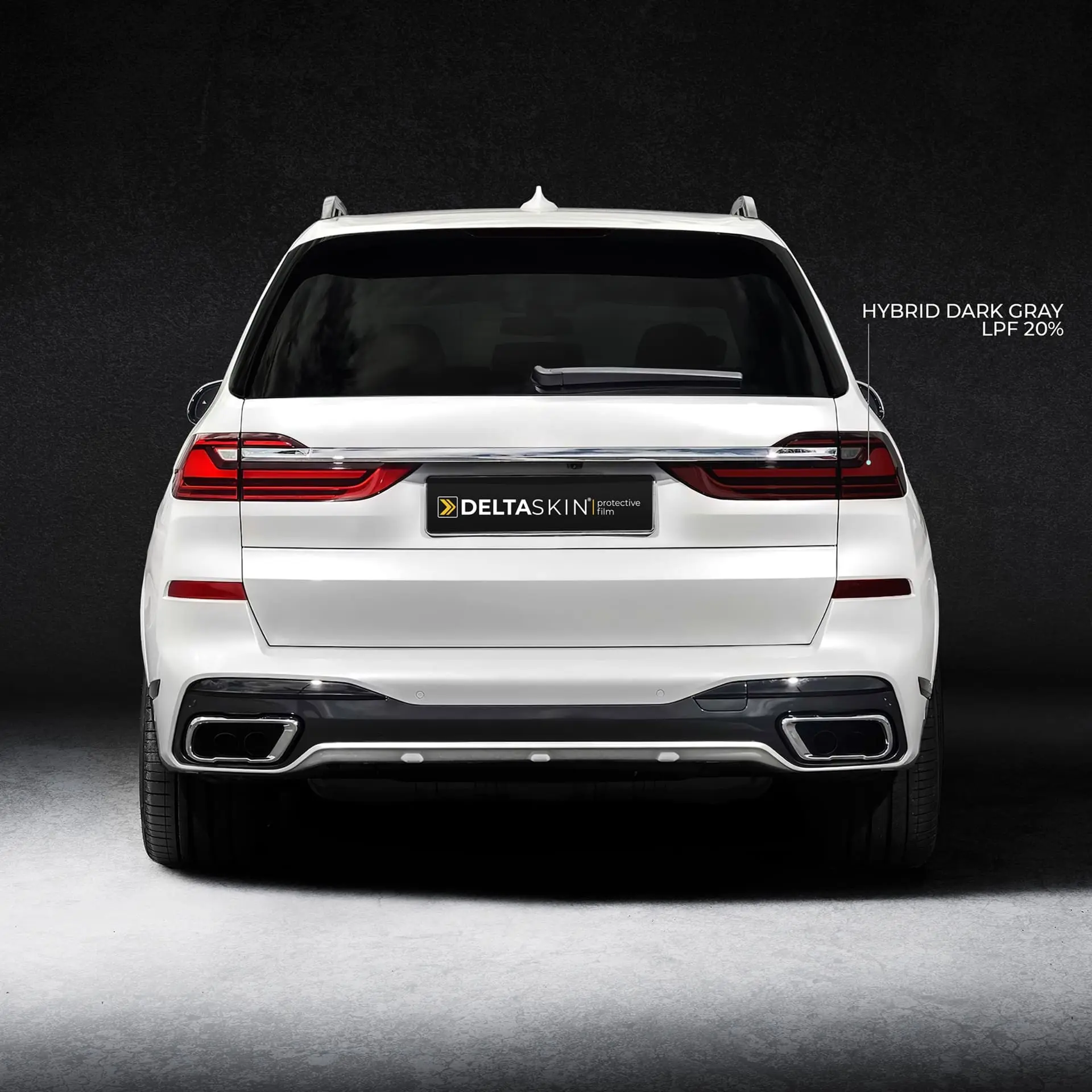 Гибридная пленка DELTASKIN HYBRID DARK GRAY LPF на задних фарах авто Гибридная пленка DELTASKIN HYBRID DARK GRAY LPF на задних фарах авто на задней фаре